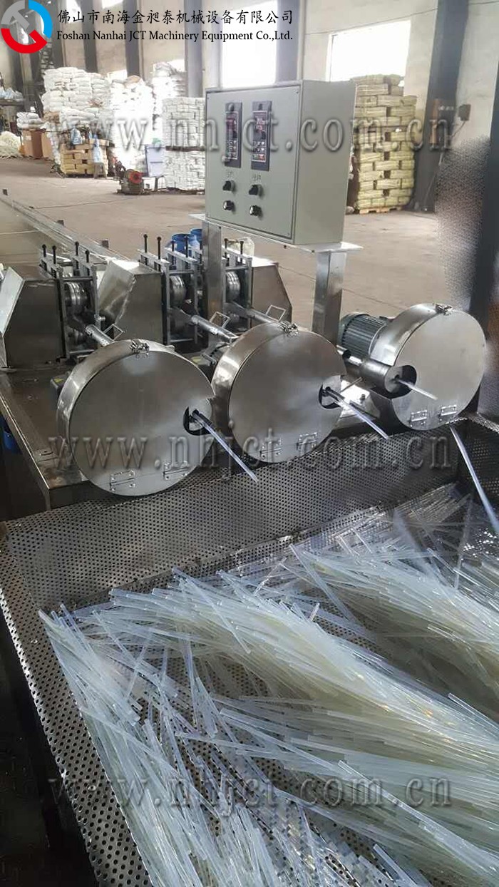 熱熔膠生產(chǎn)實(shí)拍圖 熱熔膠生產(chǎn)實(shí)拍圖